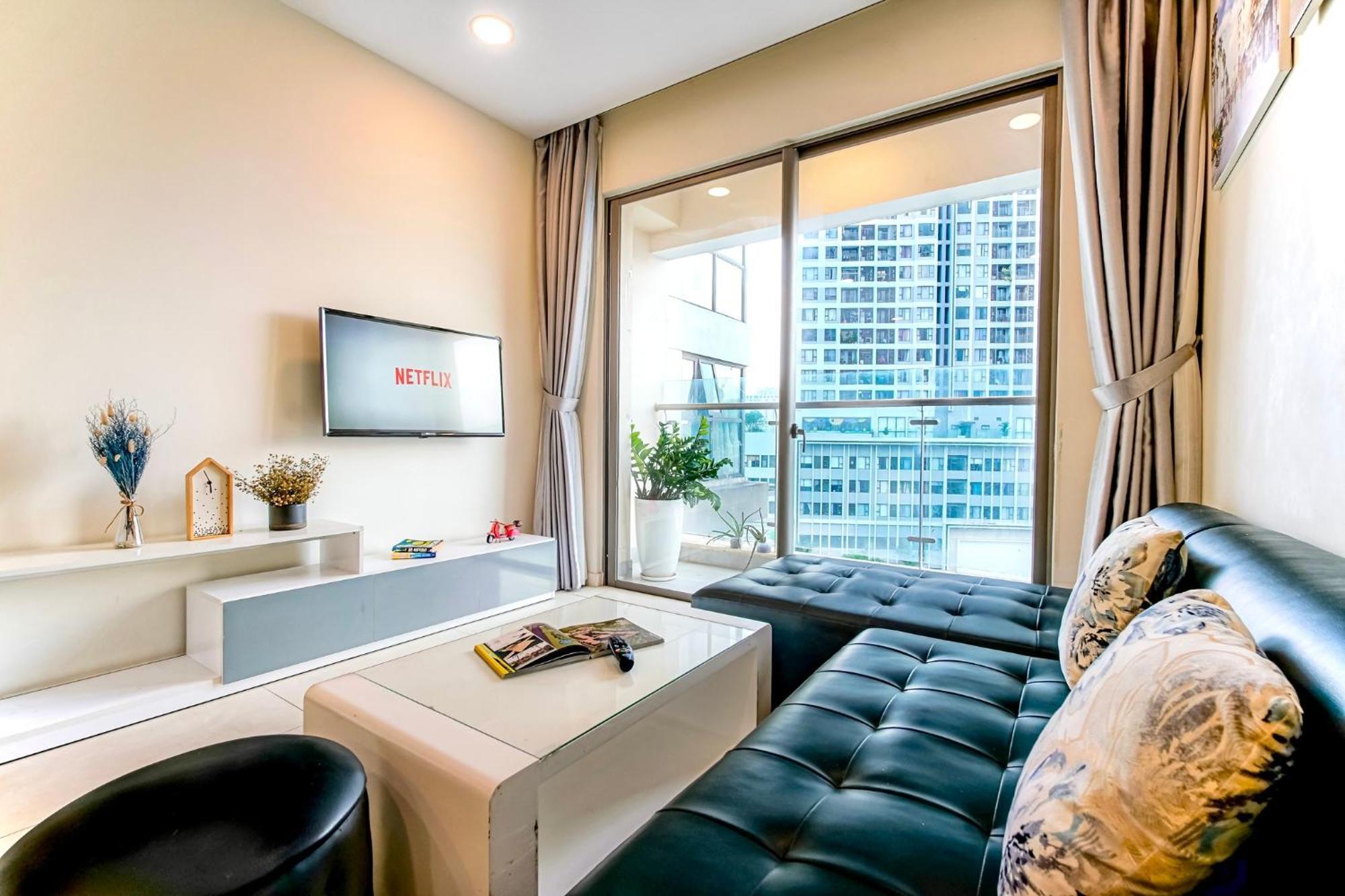 Highclass - D1mension & Zenity, Night Sky View And * Ho-Chi-Minh-Stadt